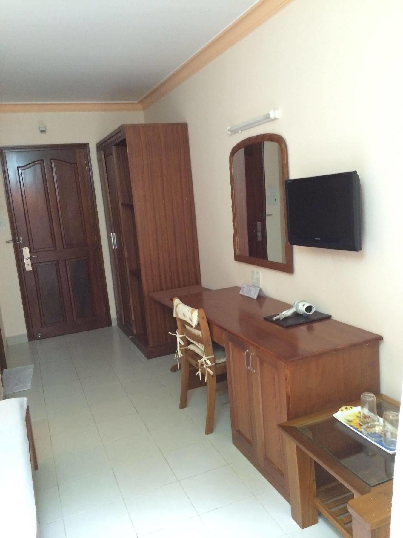 הו צ'י מין סיטי Vien Ngoc Xanh Hotel 1 מראה חיצוני תמונה