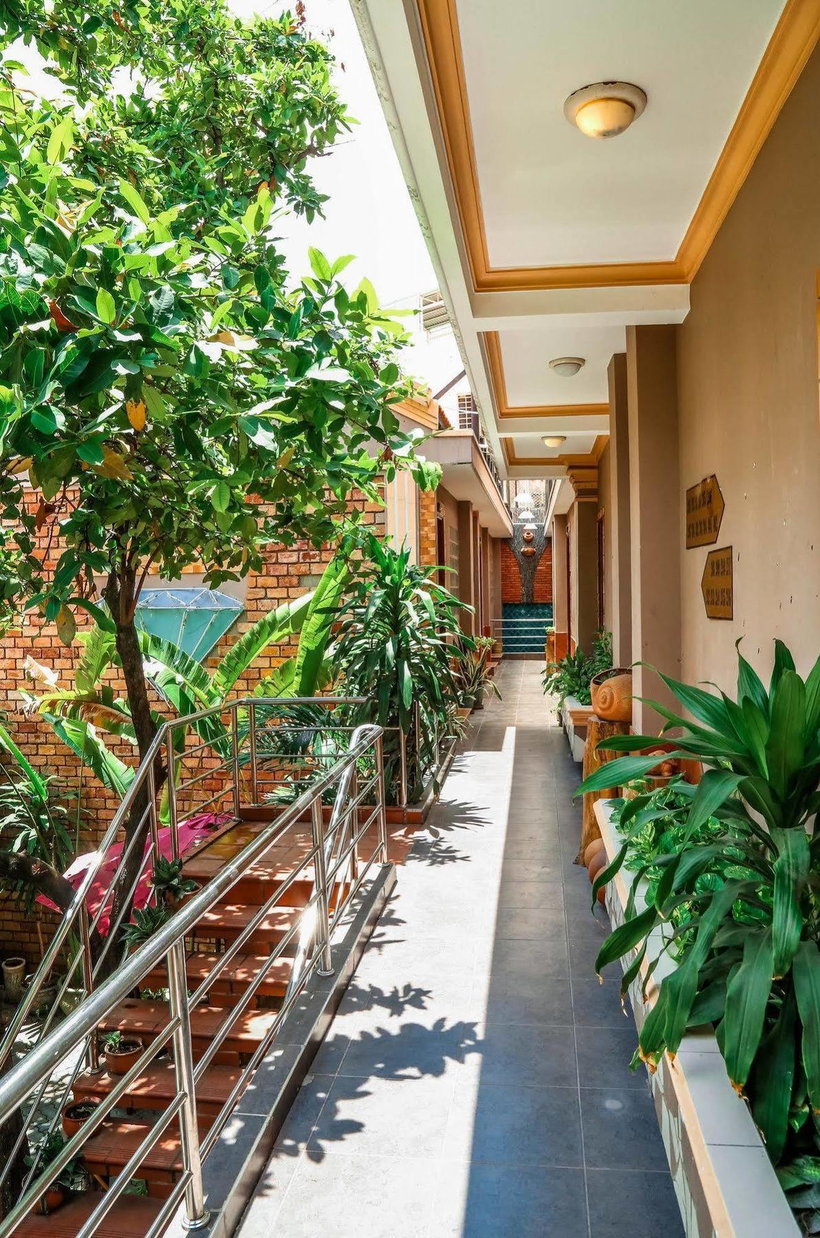 הו צ'י מין סיטי Vien Ngoc Xanh Hotel 1 מראה חיצוני תמונה